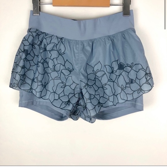 Lulu Shorts - Picture 5 of 7